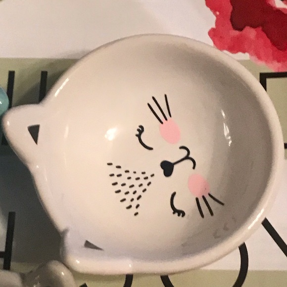 Set of Three New Ceramic Cat Trinket Trays, 3.5x3.75x.75 in. - Picture 5 of 11